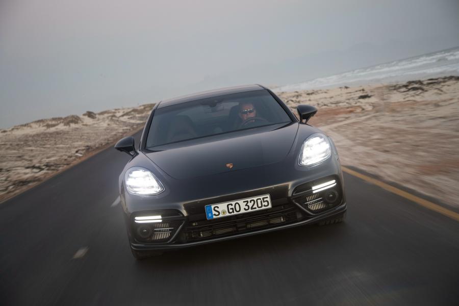  Porsche Panamera Turbo Executive 2016 года  (фото 5 из 13)